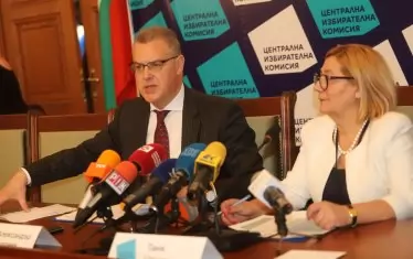 ЦИК няма нищо против партиите да подменят листите си "в движение".