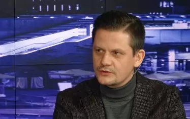 Шефът на КЗП Димитър Маргаритов поиска десетина стаи, а получи нов адрес от правителството. 