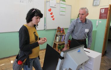 „Прозрачност без граници”: ЦИК обезсмисли машинния вот
