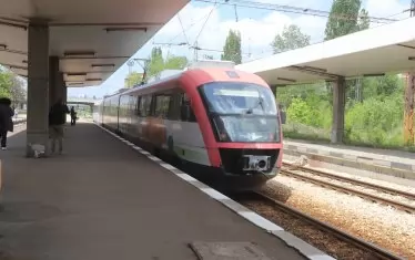  Нови мотриси "ще летят" за три часа до Бургас.