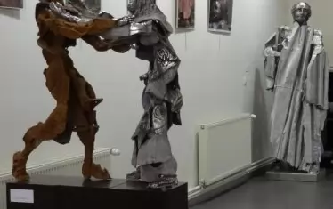 Част от колекцията на посолството не е представяна пред широката публика.