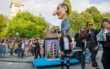 Цветанов дефилира с все апартаментите.