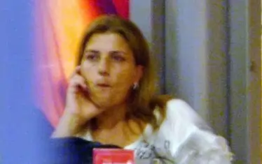  Заради връзка със сирийски лекар Нунция Гавиано е отстранена от лидерския пост, който поема, докато братята й са в затвора. 