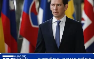  Себастиян Курц, канцлер на Австрия:
"Тези, които не приемат демокритичните избори, нямат място в ЕС. Необходимо е ЕС да се отнася честно с Турция, която от години се отдалечава от него и все повече не изпълнява условията за предприсъединителни преговори. В тази страна съществуват системни ограничения на свободата на словото и мненията".

