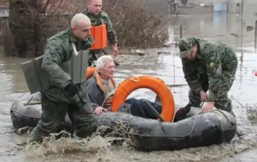 Спасителна операция в с. Бисер. Местните хора още не могат да се съвземат от трагедията.