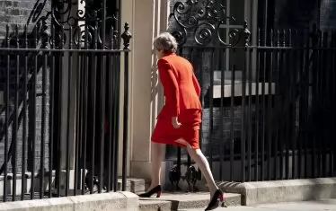  Тереза Мей напуска "Даунинг стрийт" 10, но британските проблеми около излизането на ЕС остават и едва ли приемникът й ще успее да ги реши. 