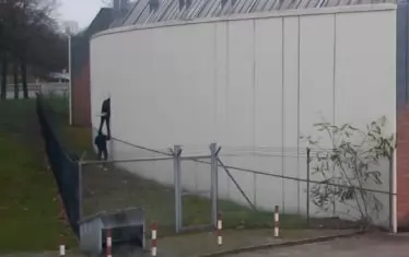 Кадър от охранителна камера показва бягството на четиримата затворници от затвора в Берлин м.г.