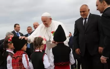 Аре погали ги и тех по главите. Разрешавам! 