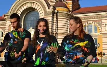  Флашмоб на учениците от ПГИИ "Николай Райнов".