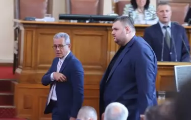 Йордан Цонев скастри БСП, че използват определението "политическа цензура"  за събитията в радиото. 