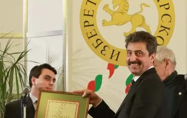  След фалита на КТБ и бягството на Цветан Василев вече не се говори за развитие на мрежите за разпространение на ефирен цифров сигнал.  