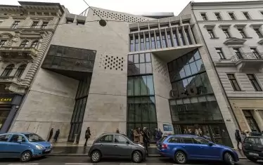 Сградата в Будапеща, в която се помещаваше прогонения Централноевропейския университет. От септември ВУЗ-ът започва да приема студенти във Виена.