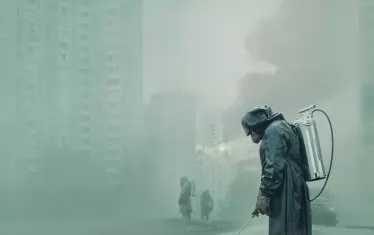  След този филм малко думи ще бъдат казани, мислех си. Защото той се преживява без думи. Чувствата са толкова силни, че думите изглеждат немощни пред тях, по-добре е да ги спестиш. Не познах. След този филм се говори. Всеки иска да произнесе на глас своята истина. И се оказа, че истината е в такова количество, че не е една, две са.