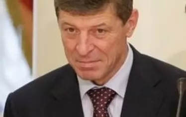 Дмитрий Козак, руски вицепремиер и специален представител на руския президент за развитието на търговските и икономическите отношения с Молдова:
„Честно казано, престъпните действия на властта са явно потвърждение на нашата заявена позиция по-рано за необходимостта от радикално подобрение на сегашната политическа ситуация в републиката. Исканията на хората, често с противоположни политически убеждения, за необходимостта от„ деокупация” на Молдова от престъпния режим, стават все по-разбираеми. Ние както преди потвърждаваме, че това е един изключително вътрешнополитически процес. Но за Русия е изключително важно силите, които определят външнополитическия вектор на развитието на Молдова, да отразяват истинската воля на нейните граждани".