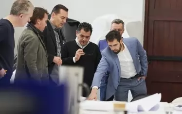 Дейността на арх. Пламен Мирянов намира признание и чрез множеството събития и награди, на които е организатор и носител, някои от които са:
Награда „Златно сърце“ на списание и клуб Business Lady в категория „Патриотични дейности“ на фондация „Нашият дом е България“;
Първа награда за жилищна архитектура с проекта на сграда „ДИАМАНТ“ на националния конкурс „Сграда на годината“;
Организиране на най-голямото хоро на Седемте рилски езера;
Организиране на “Балон Фест Казанлък” - полети над яз. Копринка;
Първа Награда от Международния Тур Филм Фест - България “На източния бряг на Европа” за най-добър филм “Магията на българската роза”;
 Награда от списание и клуб Бизнес лейди за “Инвеститор в Християнските и морални ценности на обществото”;
Модератор на Multilingualism – united in diversity в Брюксел по повод деня на славянската писменост – 24 май;
Първа награда за жилищна архитектура с проекта на сграда „ЛЕТЕРА“ на националния конкурс „Сграда на годината“;
Удостоен е със званието „Най-достойните българи за 2016г.“ от инициативата на вестник „24 часа“ и БНТ „Достойните българи“ и др.