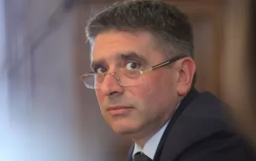 Кирилов си дава право да иска разследване на "тримата големи"