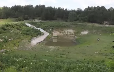  Въпреки че в момента е почти пресъхнал, язовирът под хижата е в много добро техническо състояние, твърдят експерти.