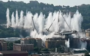 Взривиха моста "Моранди" в Генуа