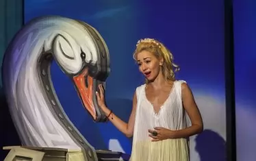 Певицата Нети участва в "Хубавата Елена"