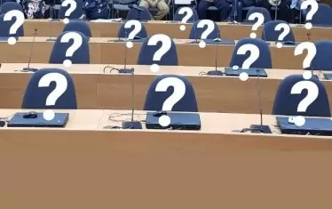 Колаж на опозиция за проваленото заседание на ОбС в Пловдив за проблемите с тамошния проект.