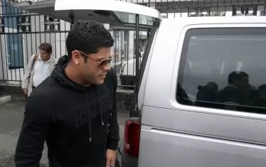 Трансферът на Хълк в "Зенит" през 2012 г. е доказателство как "Порто" ползва странични канали при осъществяване на сделките си. Бразилецът е продаден за 60 млн., но от тях португалският клуб получава 40 млн. Останалите 20 млн. отиват за фонд, който финансира трансфера. Всъщност чистата печалба на "Порто" е 34.5 млн., тъй като Хълк преди това е купен за 5.5 млн. от "Токио Верди".