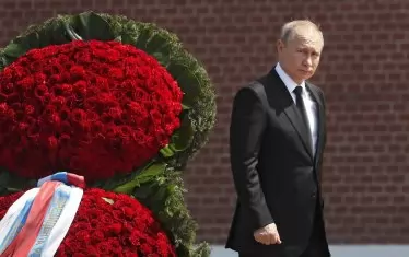  Последните събития в Тбилиси са добре дошли за Кремъл, тъй като президентът Владимир Путин продължава да губи популярност. 