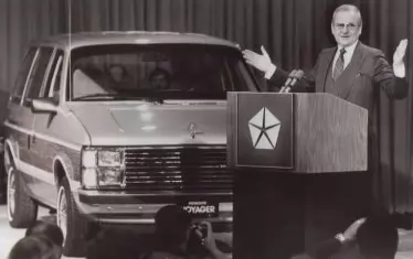  Лий Якока и миниванът на Chrysler