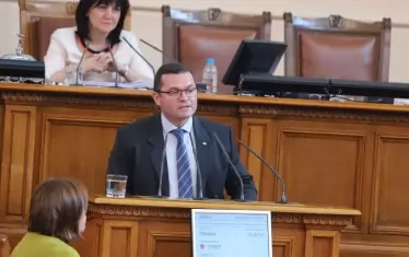 БСП изправя в Русе депутат срещу гимназиална директорка от ГЕРБ