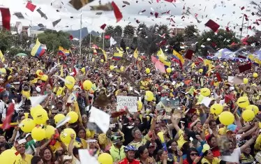 Хиляди жители на Сипакира излязоха по улиците, за да празнуват победата на своя съгражданин.