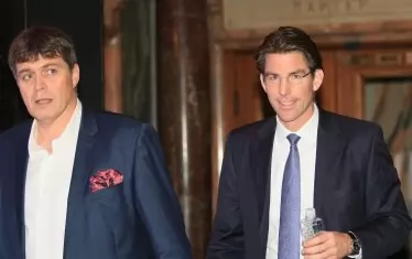 Улрих Хеппе (вдясно)