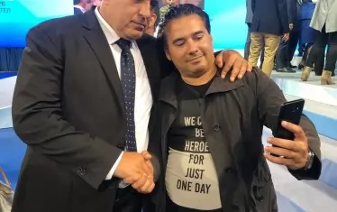  Борисов си има собствена социология - докато хората искат да си правят селфи с него, значи всичко е наред.