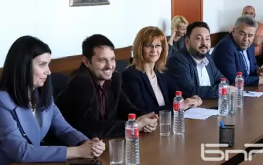  Новите членове на УС на БНР - Галя Тренчева, Димитър Димитров, Мария Маркова, генералният директор Светослав Костов и Стефан Ташев. 