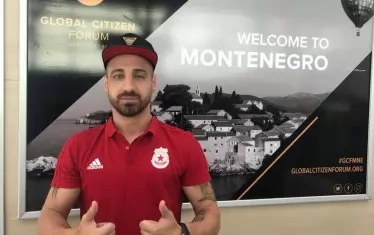 Капитанът Николай Бодуров пък демонстрира отлично настроение в Черна гора, като по този начин се опита да разсее слуховете, че е в конфликт с част от треньорското ръководство.