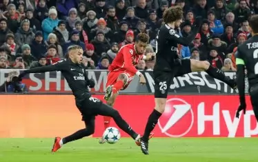 Свръхпроизводството на таланти във френския футбол доведе до ситуация, при която чудесни играчи като Лайвин Курзава (вляво) и Адриен Рабио (вдясно) от ПСЖ, както и Кингсли Коман (в средата) от "Байерн" не успяха да попаднат в националния отбор за Мондиал 2018.