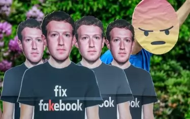  След избухването на скандала с "Кембридж Аналитика" в много страни поискаха Фейсбук да гарантира сигурността на личните данни на потребителите си. 