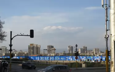  Социалистическата "гордост" на София - построени високи между 51 и 66 метра блокове в район "Възраждане" (кв. "Сердика", "Зона Б-5" и "Б-18"), накъсващи изгледа към Стара планина (поглед от кръстовището на бул. "Цар Борис III" и "Ив. Гешов").
