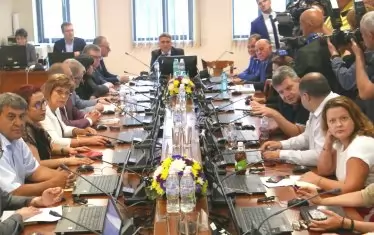 Цацаров доминираше във Висшия съдебен съвет. Затова не е чудно, че нито предишният му състав, нито новият (на снимката) намериха за нужно да проверят какво от концепцията си е изпълнил главният прокурор.