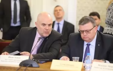 Бившият главен прокурор Сотир Цацаров (вдясно) е подписал калпаво искане до Турция за екстрадицията на Димитър Желязков - Митьо Очите. Като негов заместник Иван Гешев се хвалеше кога и как ще бъде екстрадиран Желязков. Сега обаче мълчи.