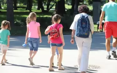 Кой се грижи за децата в частните занимални и какво е тяхното образование и квалификация - никой не знае, защото няма никакви изисквания.