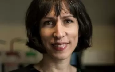 "Не можем да кажем със сигурност, че на Наен са се трупали отпадъци. Но хора не трябва да живеят в Ронгелап, докато това не бъде проучено", изтъква Ивана Николич-Хюз, професор по химия в Колумбийския университет и един от авторите на изследването.