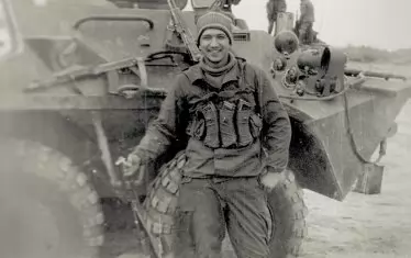  Съветските войници през 80-те години на XX век е трябвало да носят маратонки, за да се придвижват безшумно по сипеите и да не стават лесна плячка на врага. 