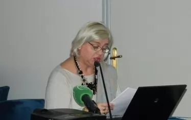 Наташа Котлар, Институт за национална история:
"Историята наистина ще ви запомни, но като лош пример на управление и още по-лош пример на необразованост! Кои книги от историята на македонския народ сте прочели или сте усвоили нещо от тях, че да можете да говорите за македонската история, че и да давате недодялани констатации!"