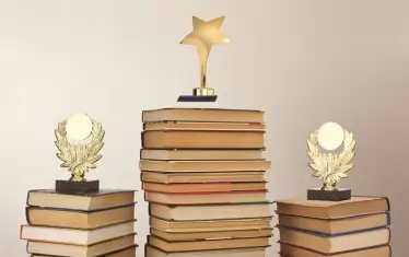 Май вървим към девалвация на литературните призове.