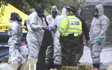  Отравянето с новичок на Сергей Скрипал и дъщеря му в британския град Солсбъри през март м.г.  беше причина САЩ да наложат санкции на Русия през август м.г. Втори пакет наказателни мерки чака подписи в Белия дом, като причините за забавянето оставят неясни. 