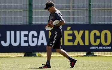 По време на световното първенство по футбол през 2018 г. тогавашният селекционер на мексиканците Хуан Карлос Осорио насрочва дори тренировките в час, съобразен с правилния сън на играчите му.