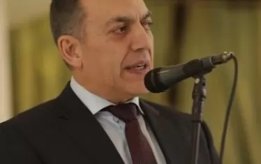 Предишното гръцко правителство на "Сириза" е подготвило за ратифициране пенсии в размер от 10 000 евро до шокиращите 24 000 евро месечно, разкри министърът на труда и социалната политика Янис Вруцис. 

