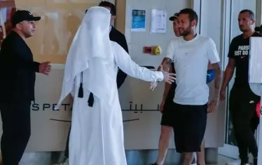 Скъпоплатената звезда на ПСЖ Неймар пристига в болницата в катарската столица на 8 март 2019 г., за да се подложи на пълни изследвания след контузията в десния глезен, претърпяна още през януари. Бразилецът беше посрещнат лично от генералния директор на "Аспетар" Мохамед Халифа ал-Суваиди.