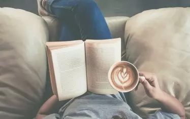 Превръщането на читателя в купувач е сигурен път към края на литературата.