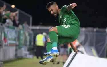 Халфът на "Лудогорец" Вандерсон ще пропусне голяма част от предстоящия сезон, а няма да е на разположение и на селекционера на националния тим Георги Дерменджиев.