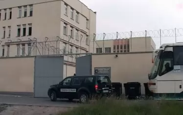 Австралиецът вече 10 дни е държан от МВР в Центъра за настаняване на чужденци в Бусманци, след като на 20 септември излезе предсрочно от затвора.